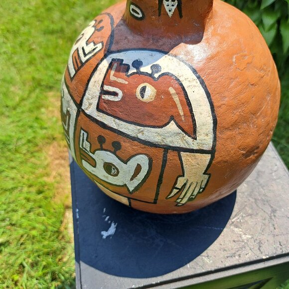 Wari Face-Neck Bottle - Picture 11 of 11